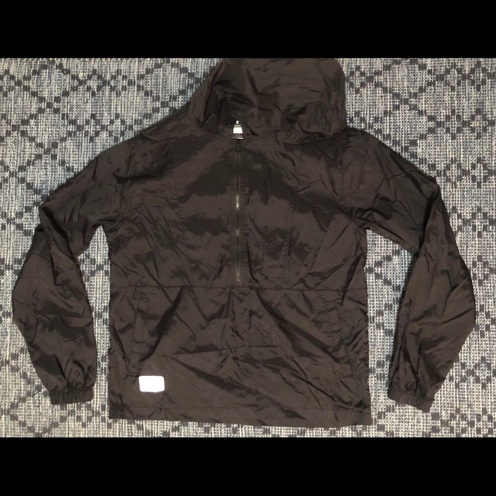 Lrg wind breaker
